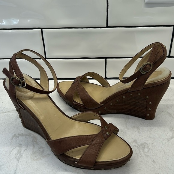 UGG Australia Rochelle Buckle Wedges Platforms Sandals for Women 8 - Picture 1 of 16